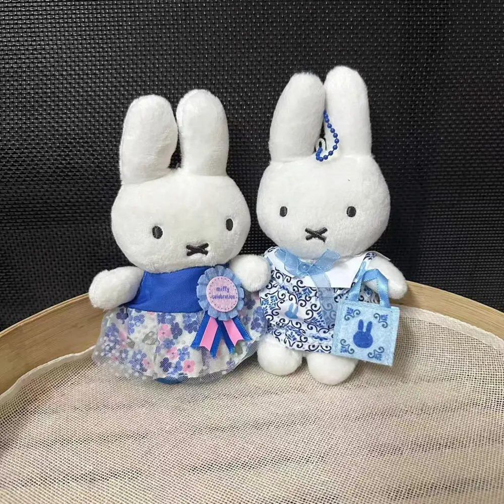 

Милая кукла Miffy, выставка, ограниченная серия, Тиффани, синяя клубника, кукла Miffy, кулон, мультяшная кавайная кукла, лучший подарок для друзей