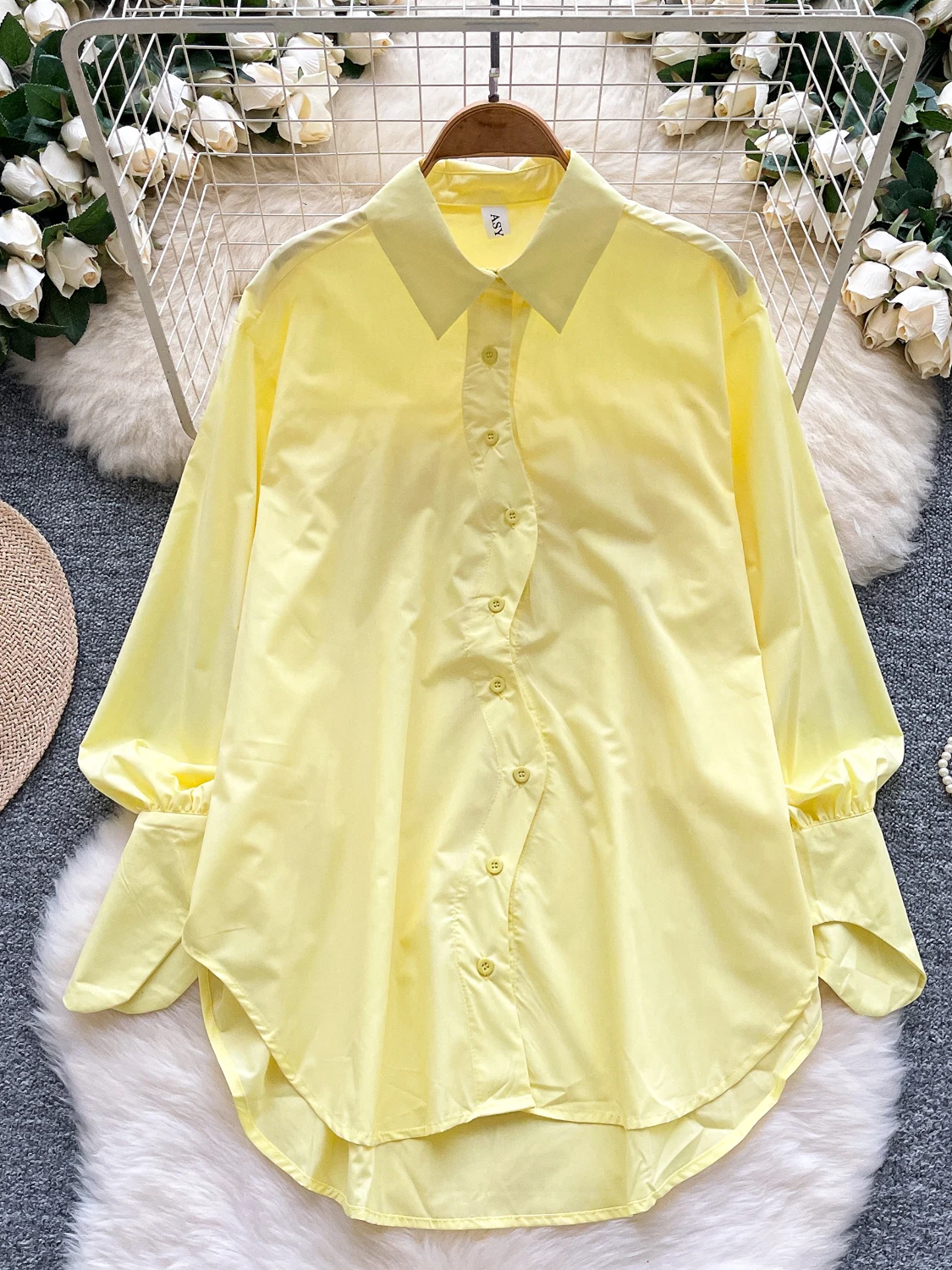 

Новинка 2026, осенняя женская рубашка с отложным воротником и длинным рукавом, нерегулярный дизайн, однобортная свободная рубашка, топы