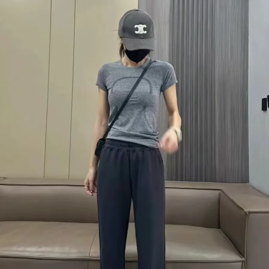 تي شيرت نسائي قصير الأكمام من Lulu Original Label Swiftly Tech يسمح بالتهوية في الهواء الطلق واليوجا واللياقة البدنية والجري #3