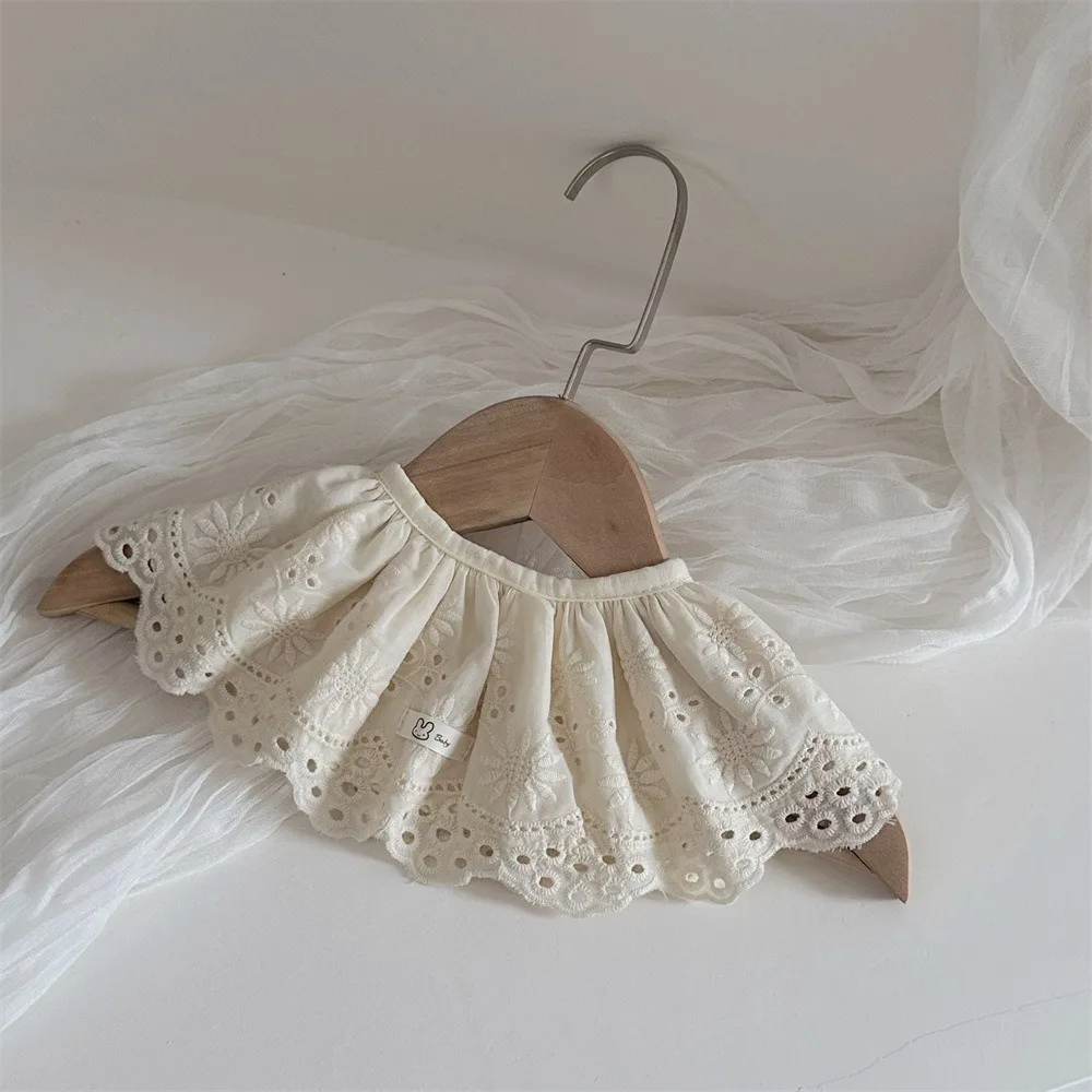 

New Lace Embroidery Baby Bib Hollow Round Collar Infants Saliva Towel Sweet Kids Bib Scarf