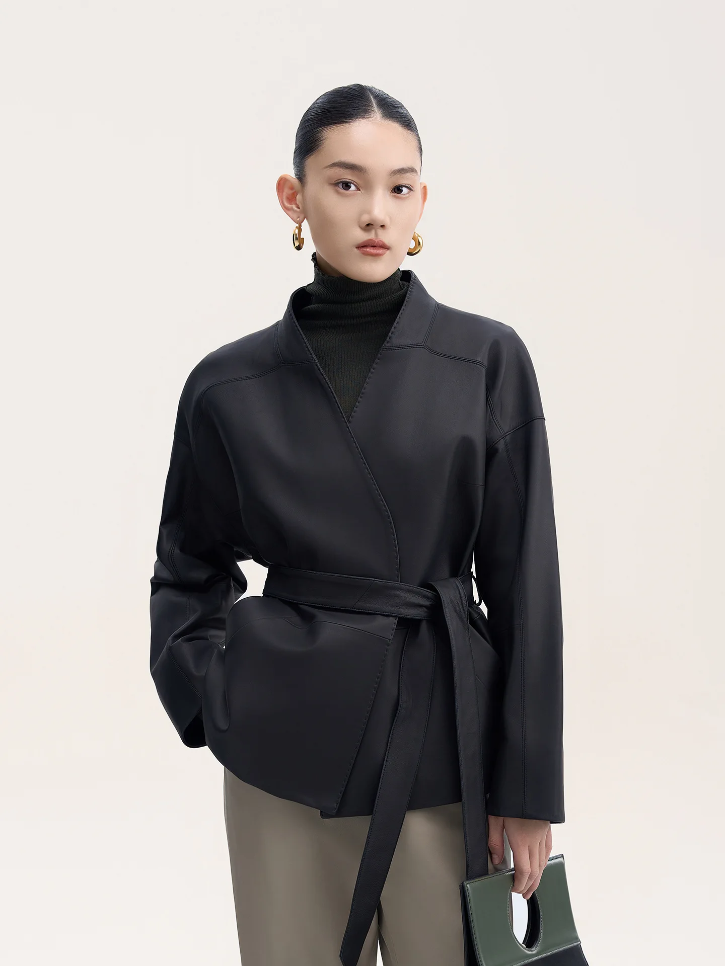 Women's Casual Versatile Genuine Sheepskin Coat Top Grain Leather Warm Fashionable Outerwear for All Seasons