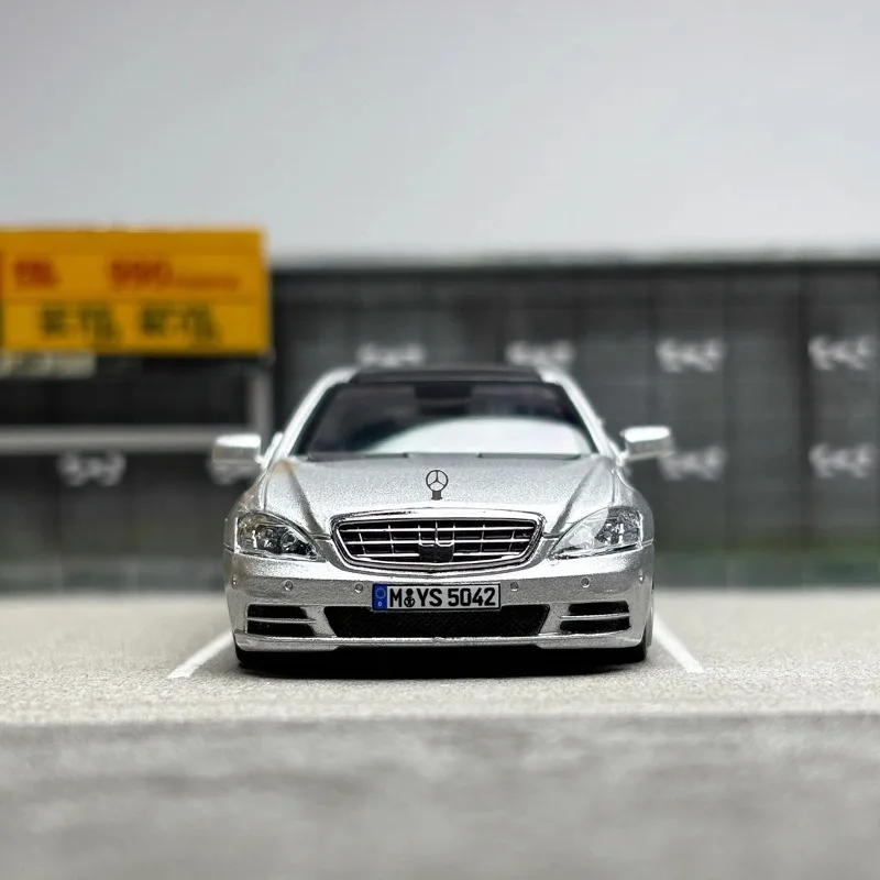 Diecast 1/64 Size Mercedes-Benz S-Class Alloy Model Car Benz S600L W221 Car Model Toys for Boys Collection Hobby Original Box