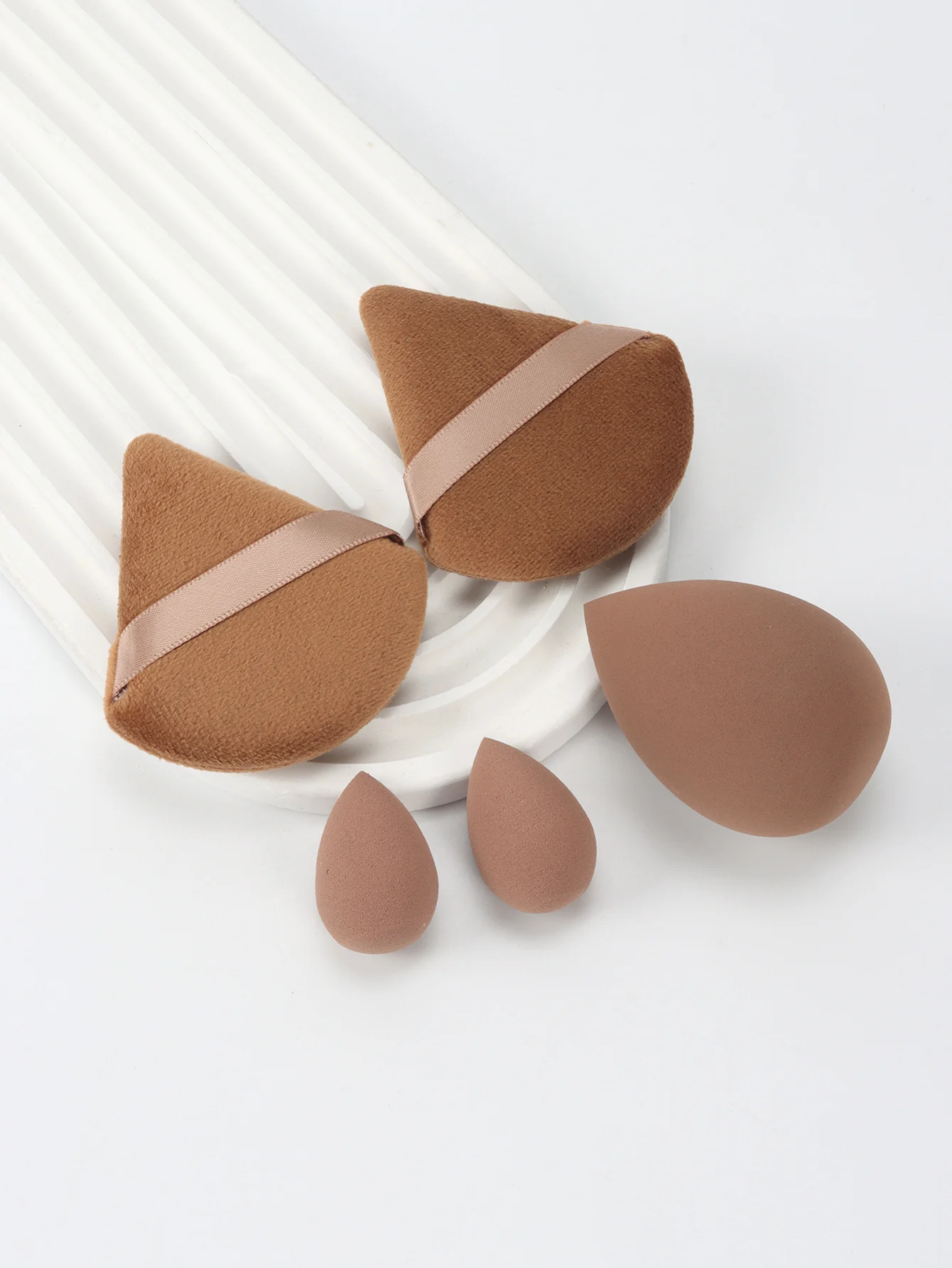 Juego de esponjas de maquillaje profesional de 5 piezas: herramientas suaves y multiusos para una aplicación perfecta de base, polvo y colorete