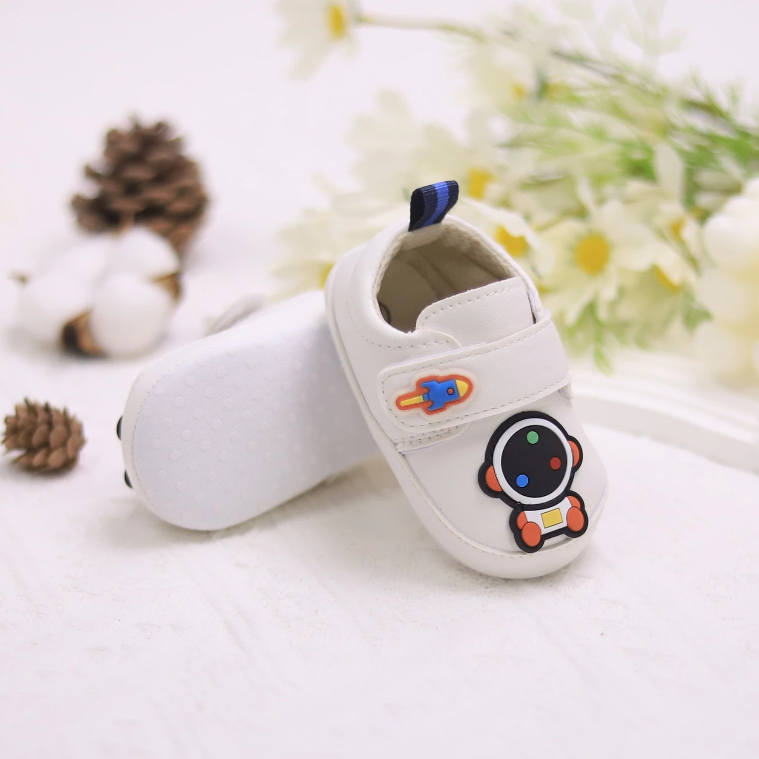 Baby toddler shoes, astronaut outer space design baby sneakers, lightweight and non-slip, suitable for daily & vacation wear