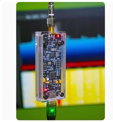 Najnowszy RTL-SDR 100KHz-1.7GHz definiowany programowo moduł odbiornika radiowego RTL2832U + R820T2 Chip