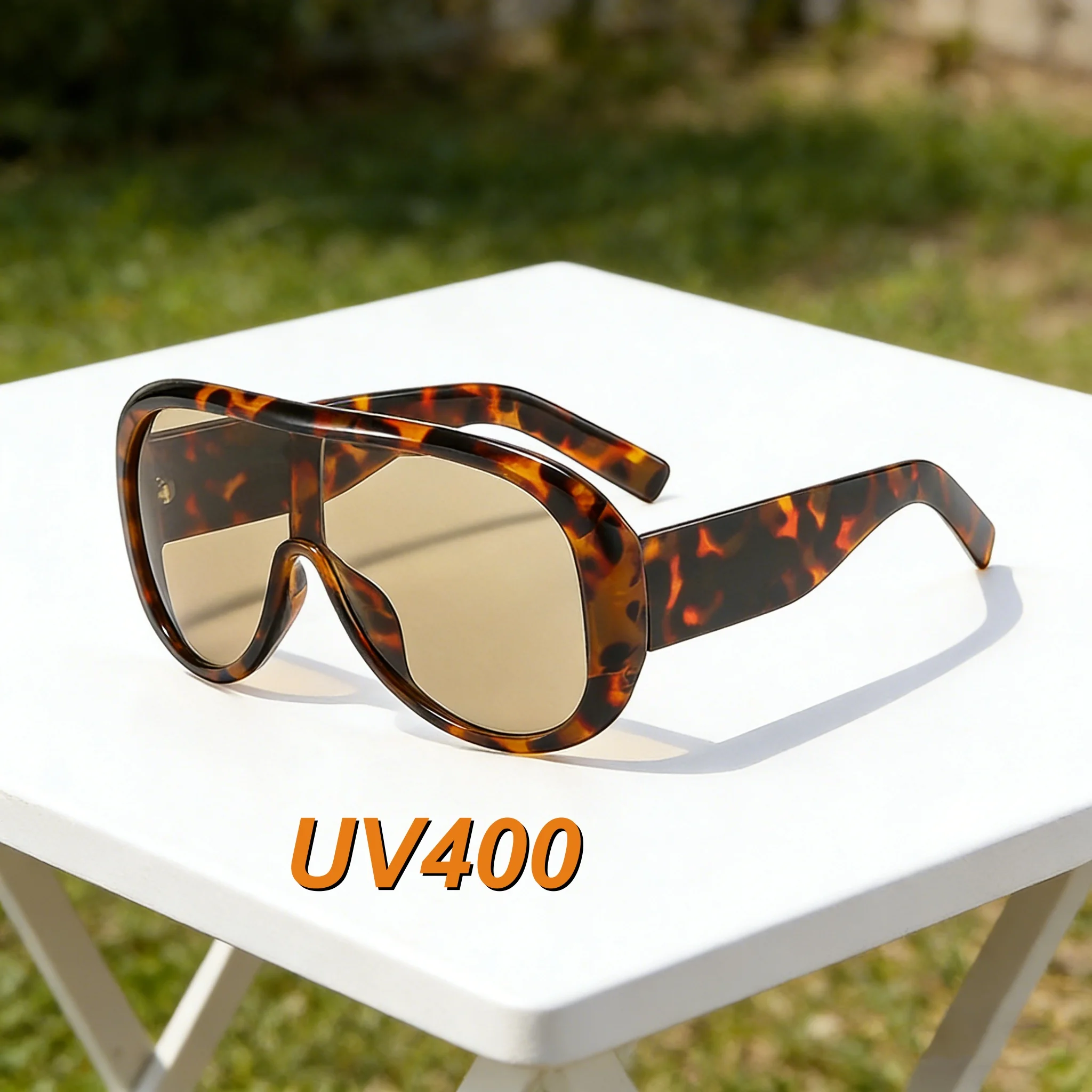 

2026 New Fashionable High-definition One-piece Oversized Frame Women's Sunglasses Retro Neutral UV400 Sunscreen Glasses