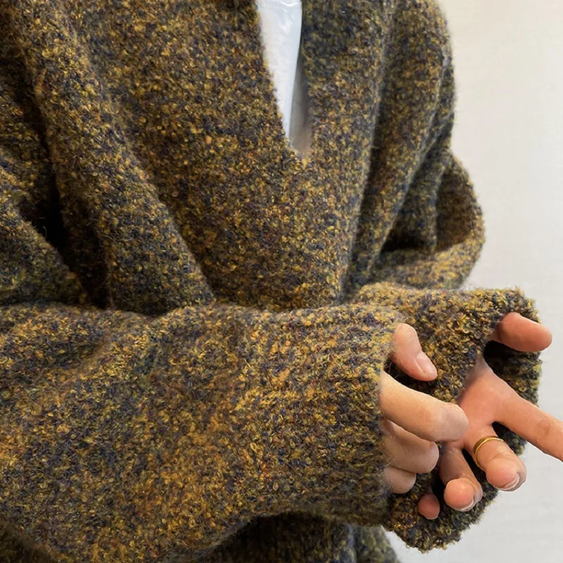 Spring Fall New Retro Everything Lazy Loose Big Version Of Christmas Moss Green V-Neck Drop Shoulder Sweater Men Fashion Casual