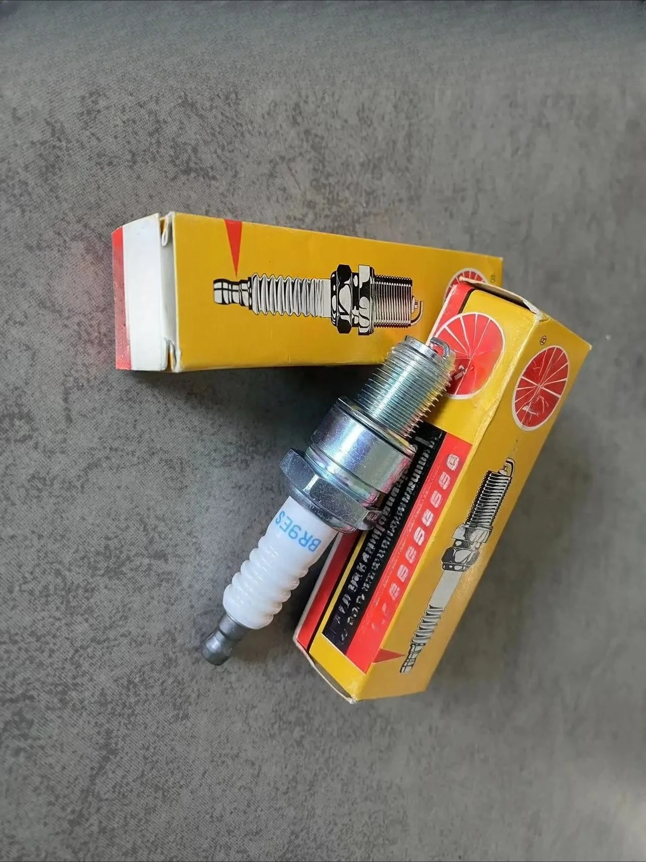 candela-parachute-185m-originale-per-motori-aeronautici-ricambio-accensione