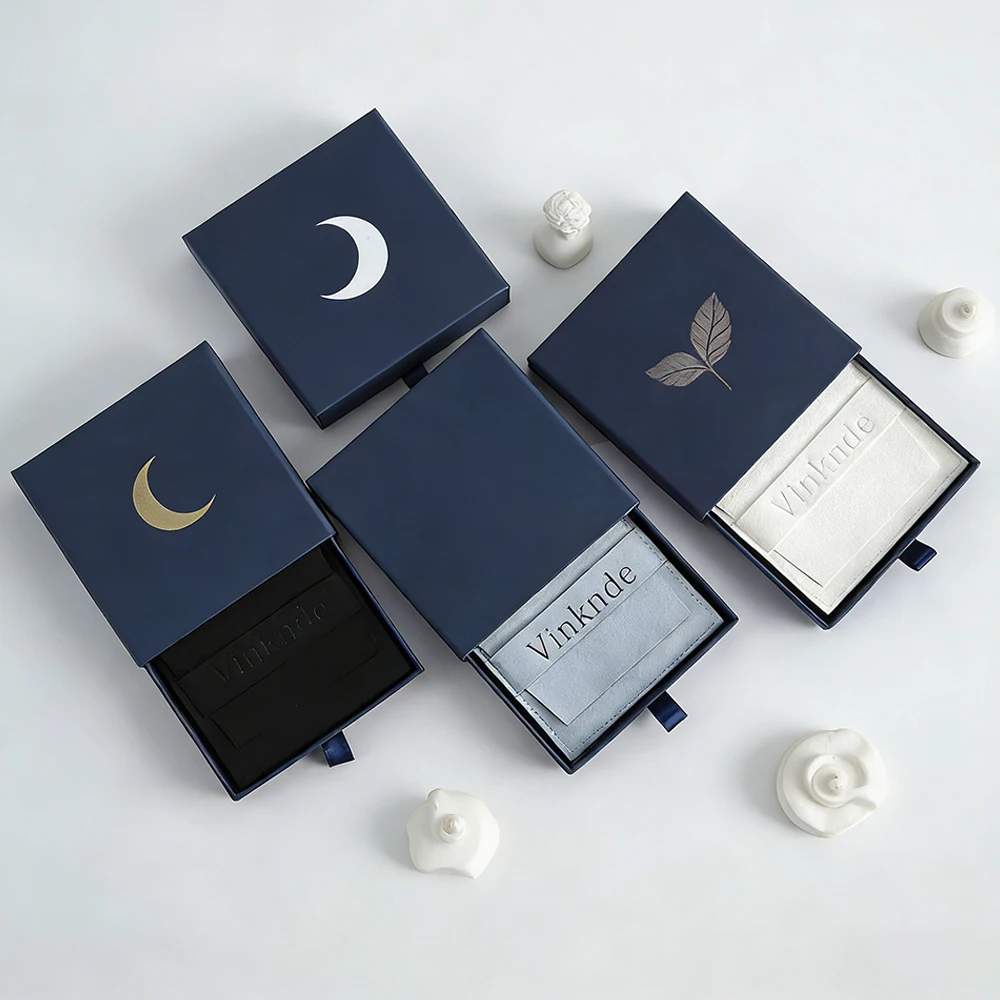 

Коробка для ювелирных изделий темно-синего цвета, футляр-органайзер для серег и колец, с индивидуальным логотипом, из микрофибры, бархатный конверт-футляр с клапаном