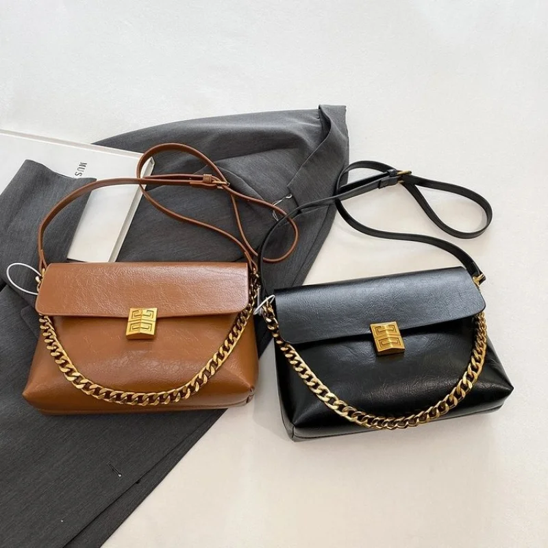 

Stylish Messenger Bag For Women, Leather Crossbody Design, Famous Designer Elegant For Everyday Practical Use