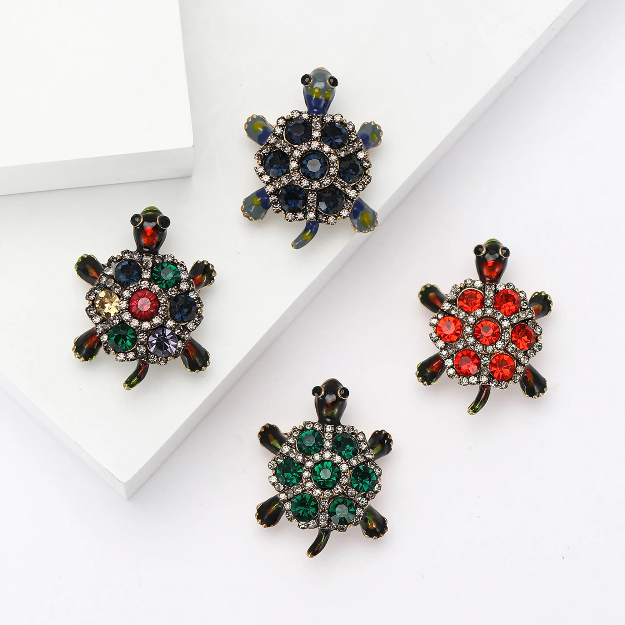 Rhinestone Little Turtle Brooch for Women Unisex Enamel Animal Pins Event Party Backpack Decoration Clothes Accessories