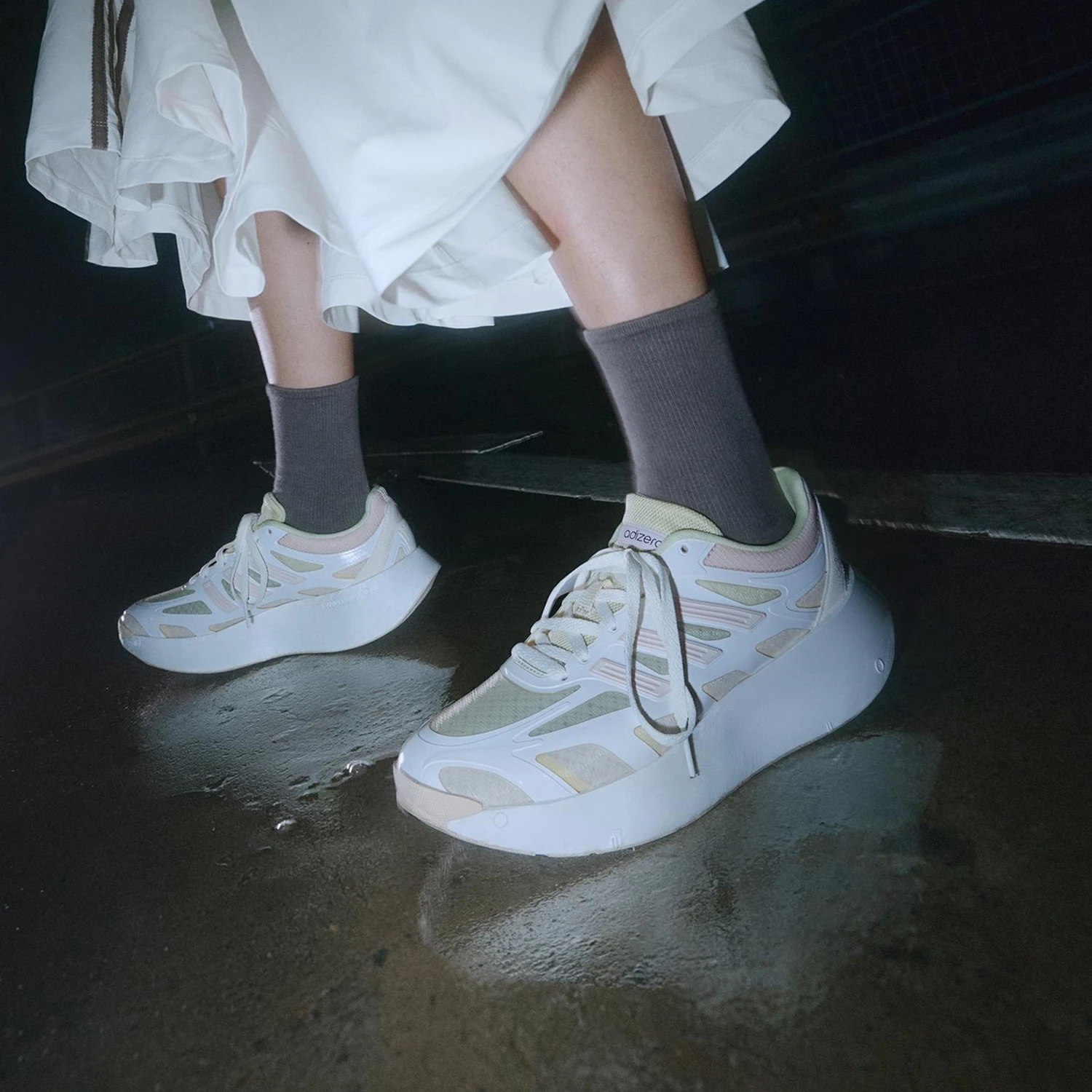 

Adidas Оригинальные женские модные кроссовки Superstar на массивном каблуке JR6992