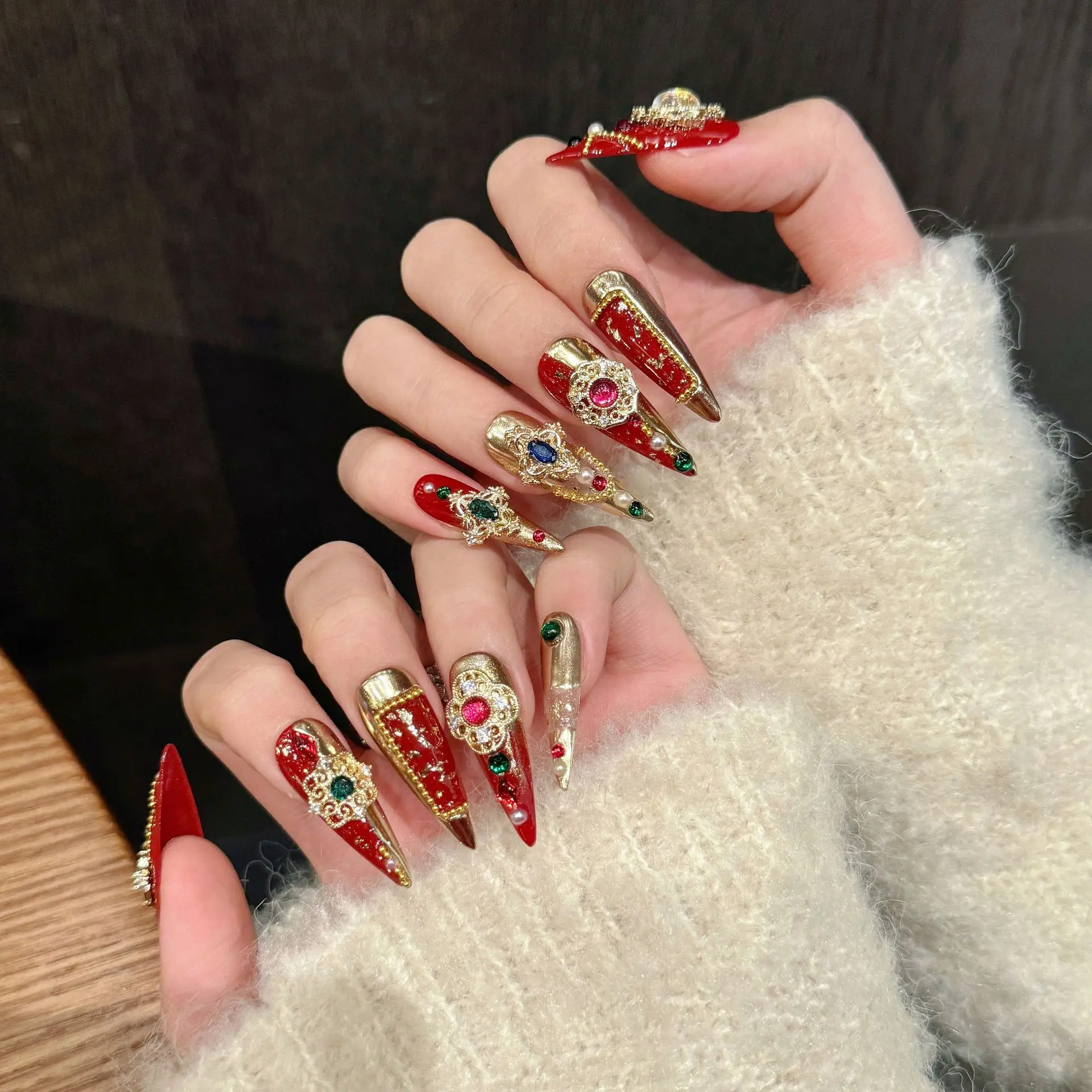 10pcs Handmade Luxury Wedding False Nails Red Long Stiletto Chinese Retro Gold Decorations Press On Nails Charming Fake Nail