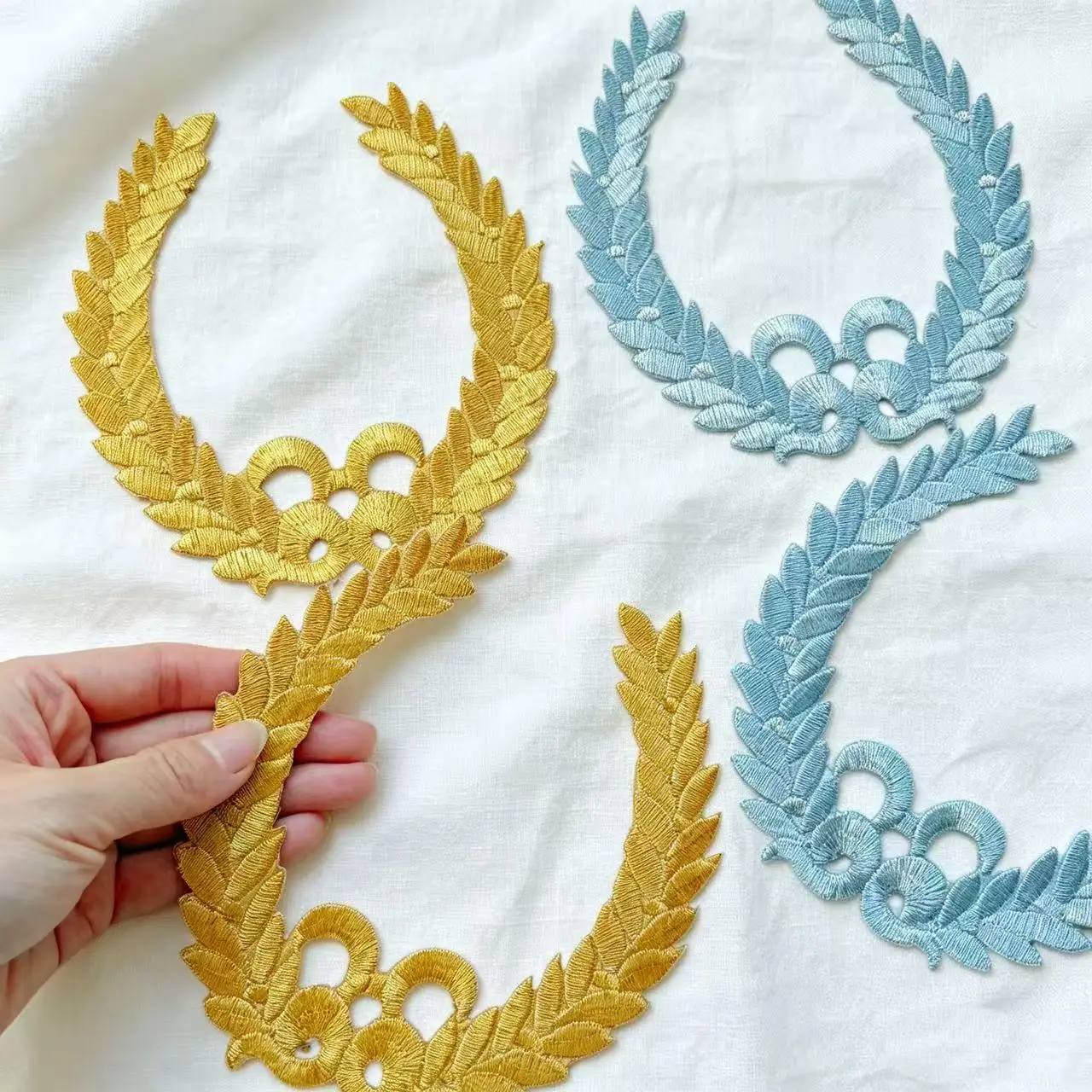 2 unidades de parches bordados con motivos de hojas de laurel y nubes auspiciosas, para planchar, ideales para disfraces de escenario, cosplay, ropa tradicional china (hanfu) y para el Año Nuevo, para proyectos de bricolaje.