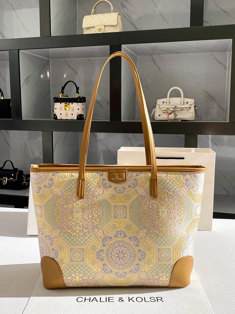 

Retro and Luxury Tote Bag with Charming Chinese Style Embroidery Printing Women's Popular and Stylish Handbag Large Capacity