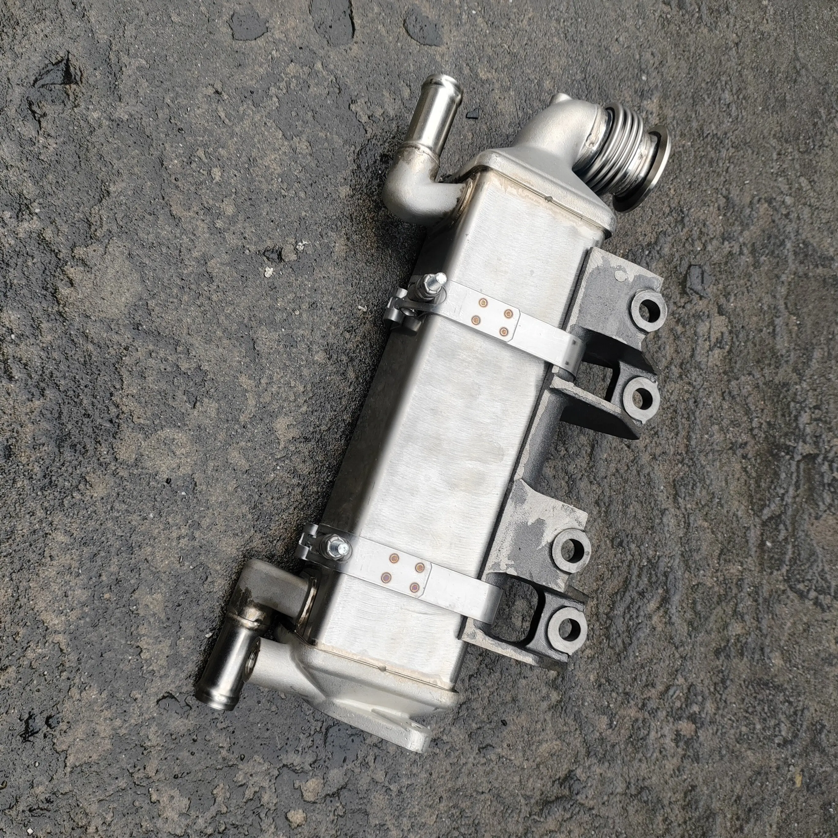 Applicable to Dongfeng Tianjin KR Longqing DDI National Six Engine 1207010-E4500  EGR Valve Cooler