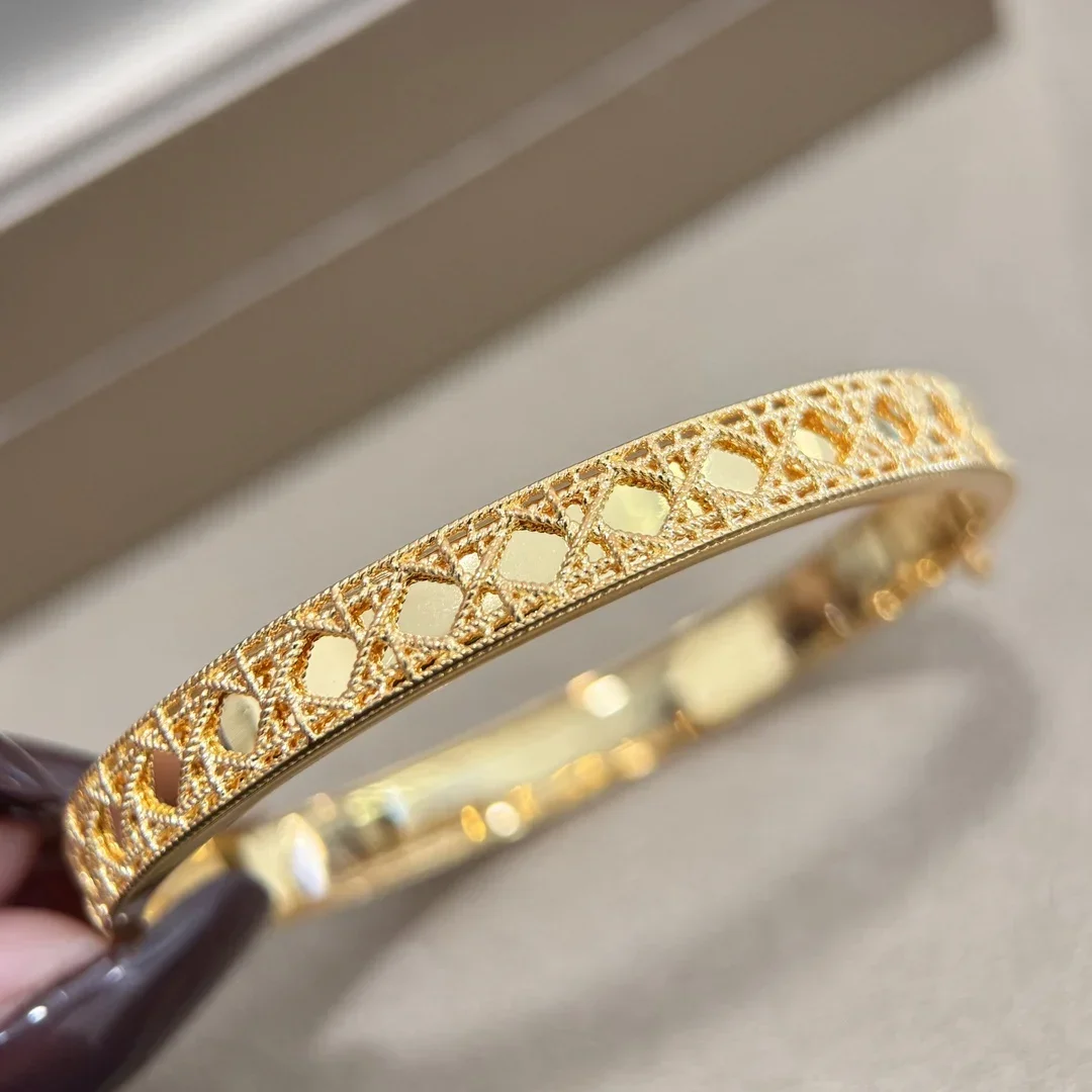 

Новый роскошный дизайнерский браслет из чистого серебра 925 пробы с крестообразным узором, женский трендовый ювелирный аксессуар для вечеринок, горячая распродажа