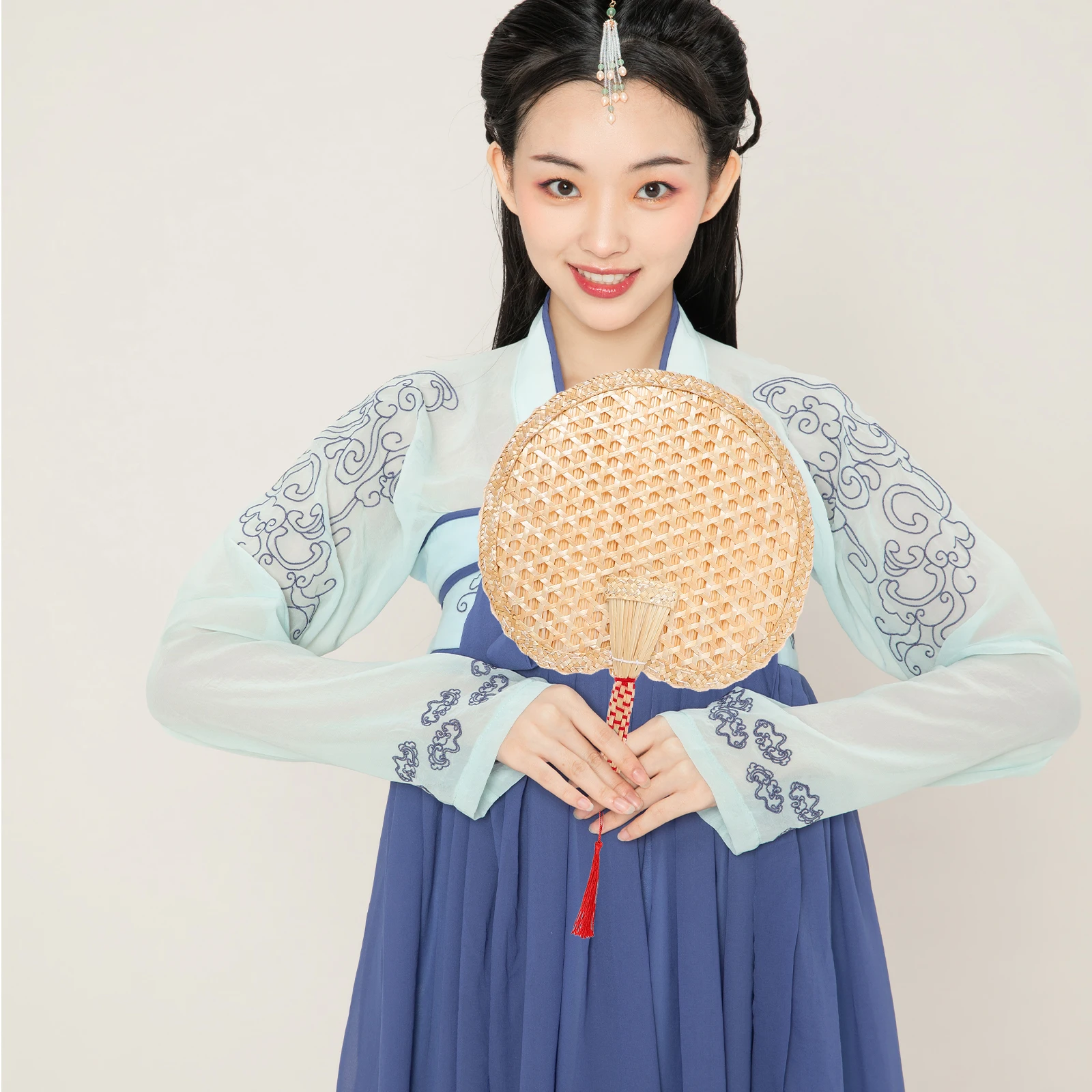 

Retro Chinese Style Wheat Straw Woven Hand Fan For Summer Cooling Wall Party Wedding Decor Handmade Lightweight Rustic Fan