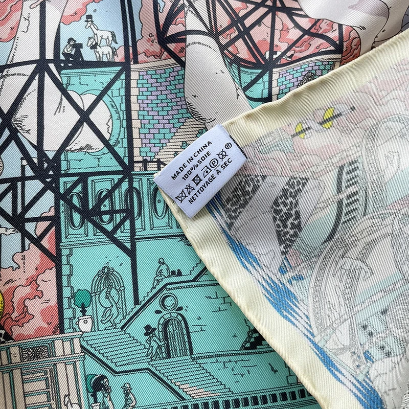 Рисунок 3 - Роскошный дизайнерский шелковый шарф с лошадью