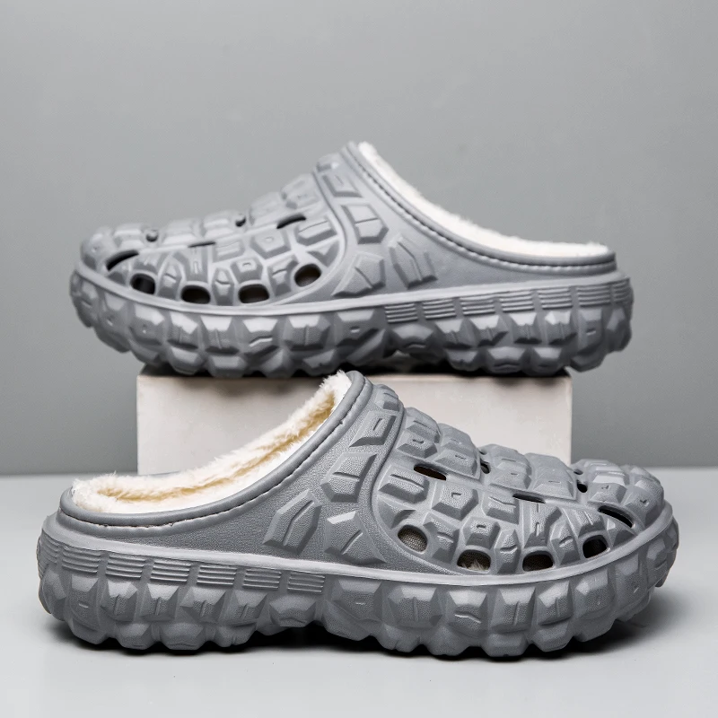 Zapatillas de casa de terciopelo para hombre, zapatos de algodón para mantener el calor al aire libre, baño resistente, diseño a prueba de agua, nueva moda