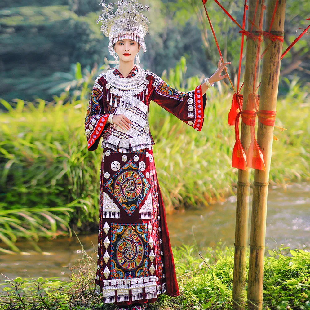 

Chinese Hmongb Tradition Dress Women Wedding Dress Festival Miao Spring Embroider Ethnic