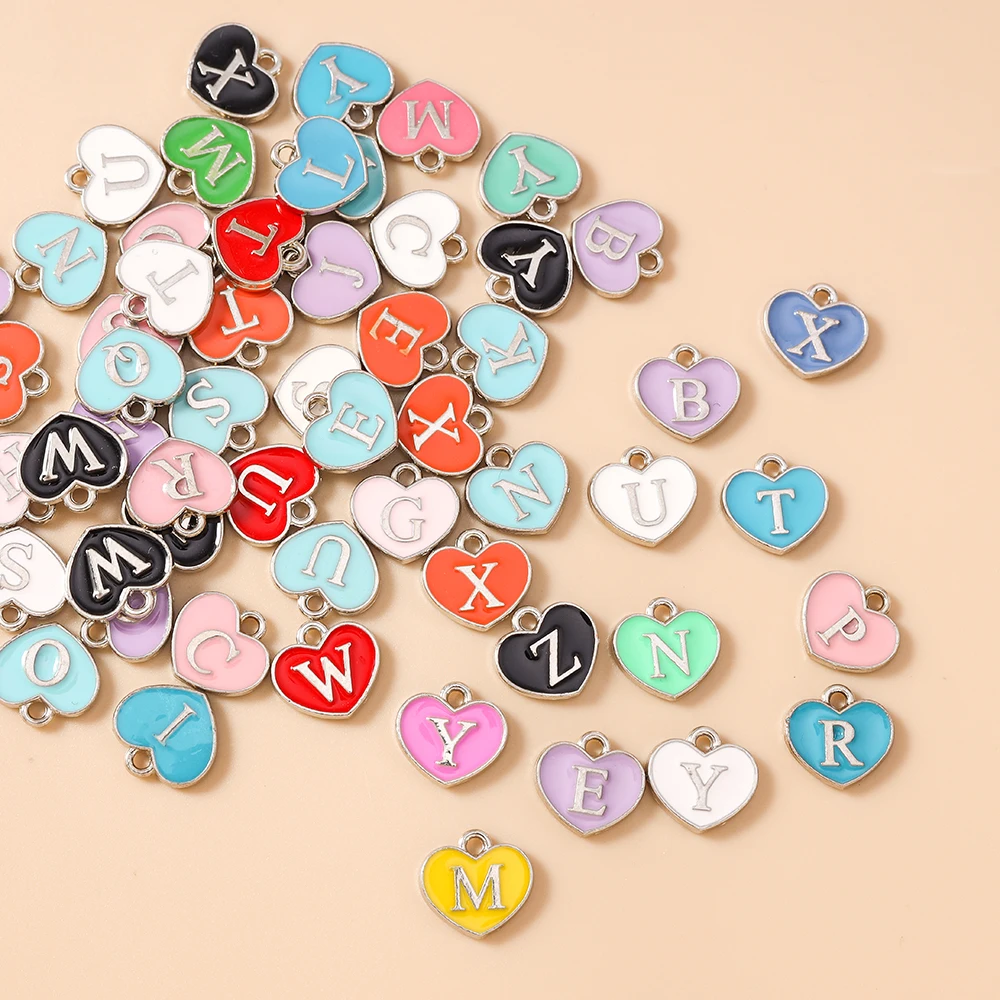 Leslie 10 Stück gemischte 12x11mm A-Z Buchstabenanhänger, emaillierte Alphabet-Anhänger, DIY-Armband-Schmuckherstellung. – Detail 6