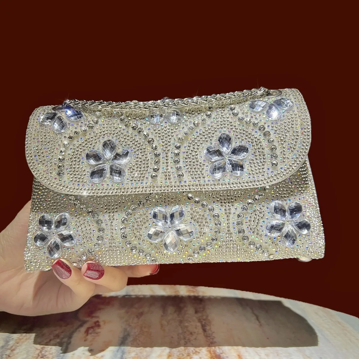Full diamond chain women's  new women's fashion light luxury dinner  temperament clutch bag shoulder messenger