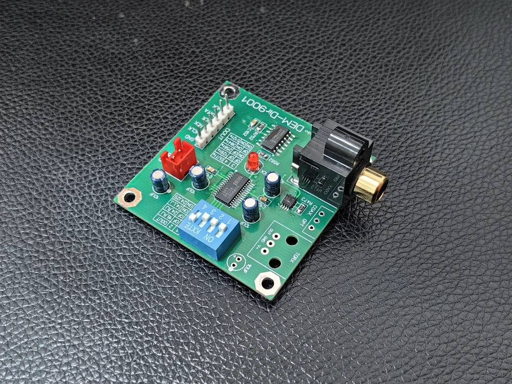 لوحة الاستقبال الرقمية DIR9001 DAC، المدخلات المحورية إلى لوحة II2!