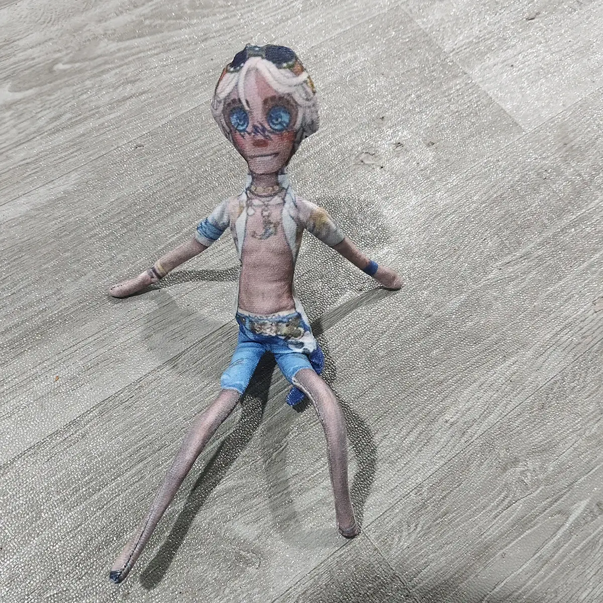 Anime Identity V Luca Balsa Fools Gold Emma Woods Cosplay 28CM modelo abstracto niños niñas regalo de cumpleaños