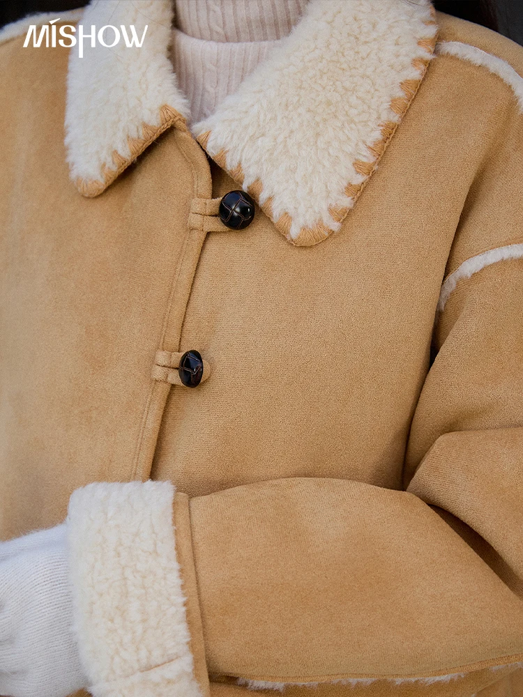 MISHOW Gelbe verdickte Pelz-integrierte Wildlederjacke für Damen Winter 2025, Revers, lockere warme Imitation Lammfelljacke MXE92W1016