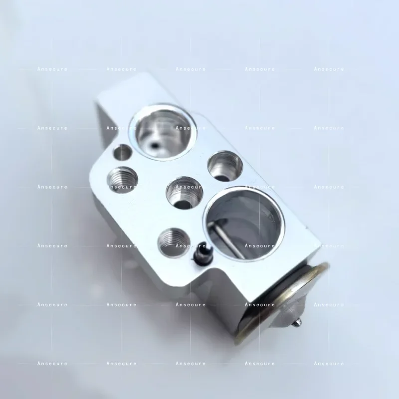 

Air Conditioning Expansion Valve For Audi A4 S4 B8 A5 S5 2013-2015 8T0820679