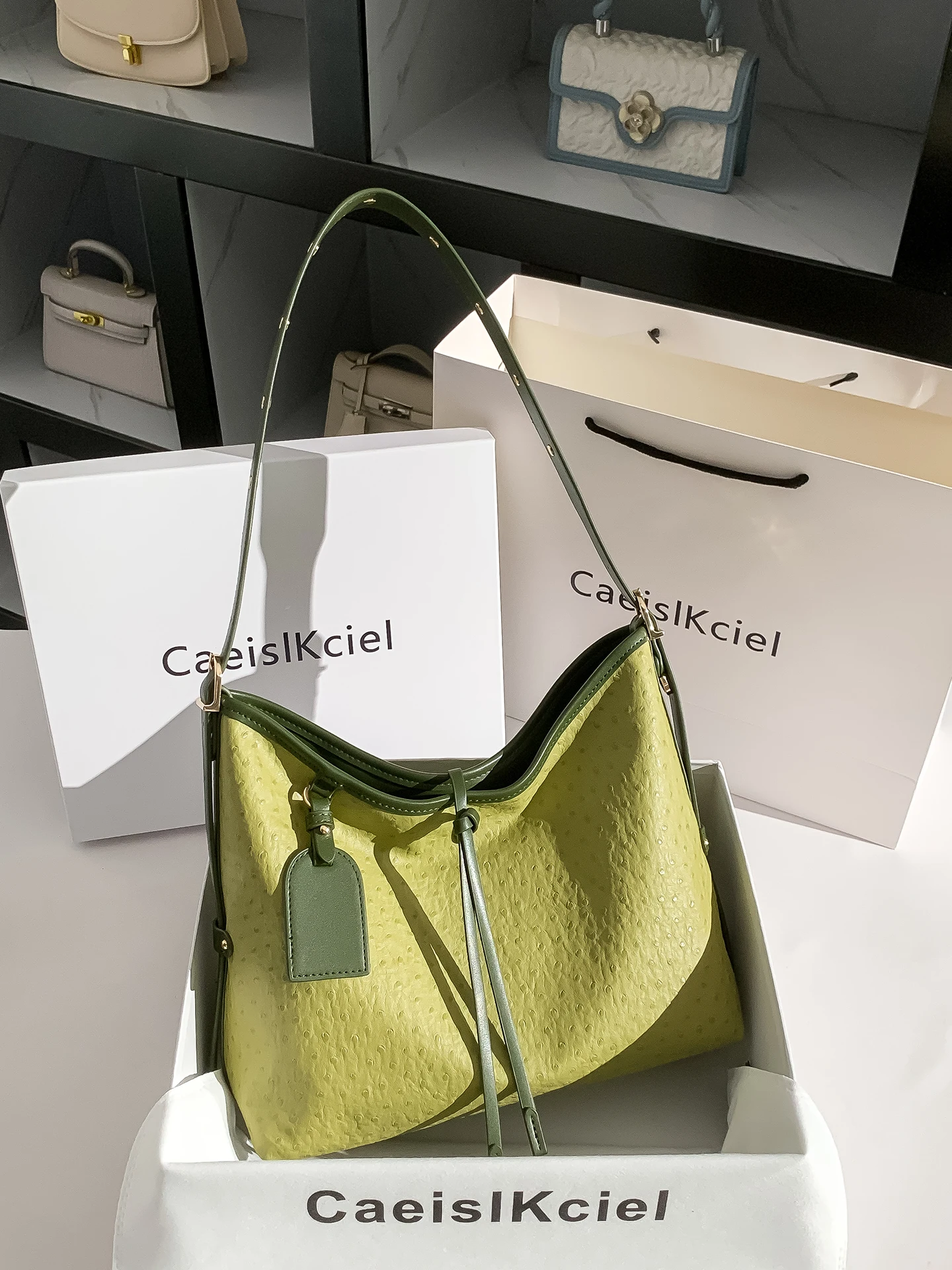 sac-a-main-pour-femme-caeislkciel-sac-fourre-tout-vert-a-motif-d'autruche-sac-a-bandouliere-pour-trajets-quotidiens-elegant-tendance-petite-capacite