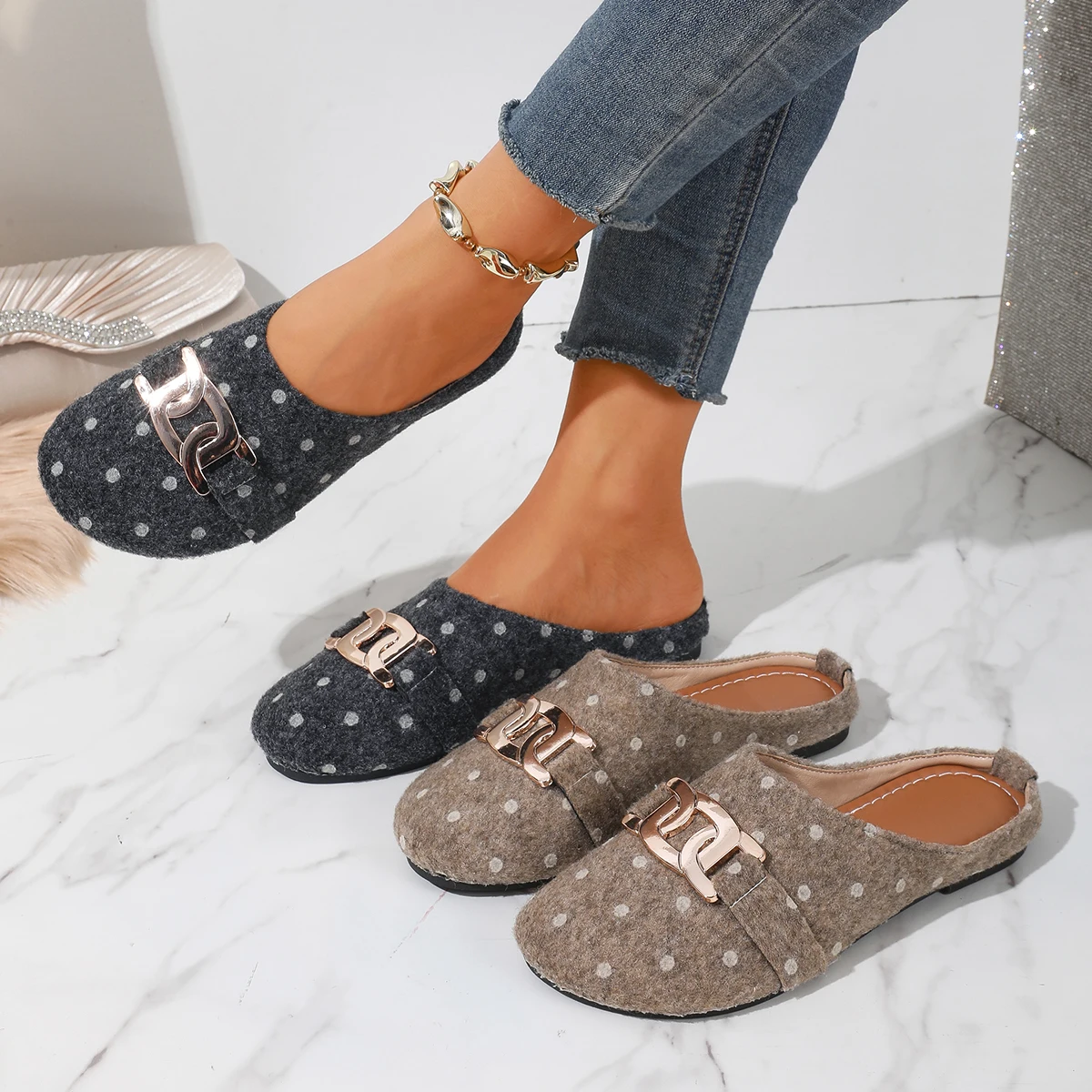 Spring and Autumn Metal Retro Flat-bottomed Mueller Slippers 2026 New Wave Point Design Round Head Foot Daily Women's Slippers