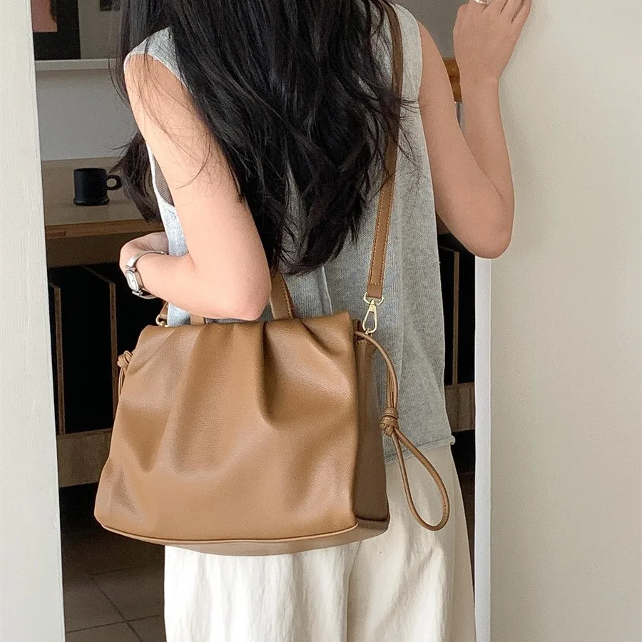 Soft PU Leather Shoulder Bags For Women Black Pleated Design Crossbody Bag  Large Capacity 2025 New Fashion Commuting Handbag