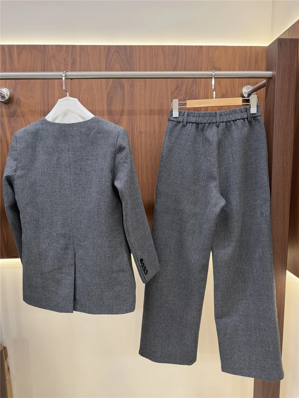 Gray Minimalist Women's Suiting Lapelless Jacket with Wide Leg Pants Two-Piece Set for Elegant Autumn Commute Fashion Trend 2026