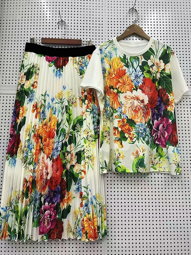 Retro printed knitted T-shirt two-piece set 2026 summer women's clothing + color-blocked elastic waist loose pleated skirt suit