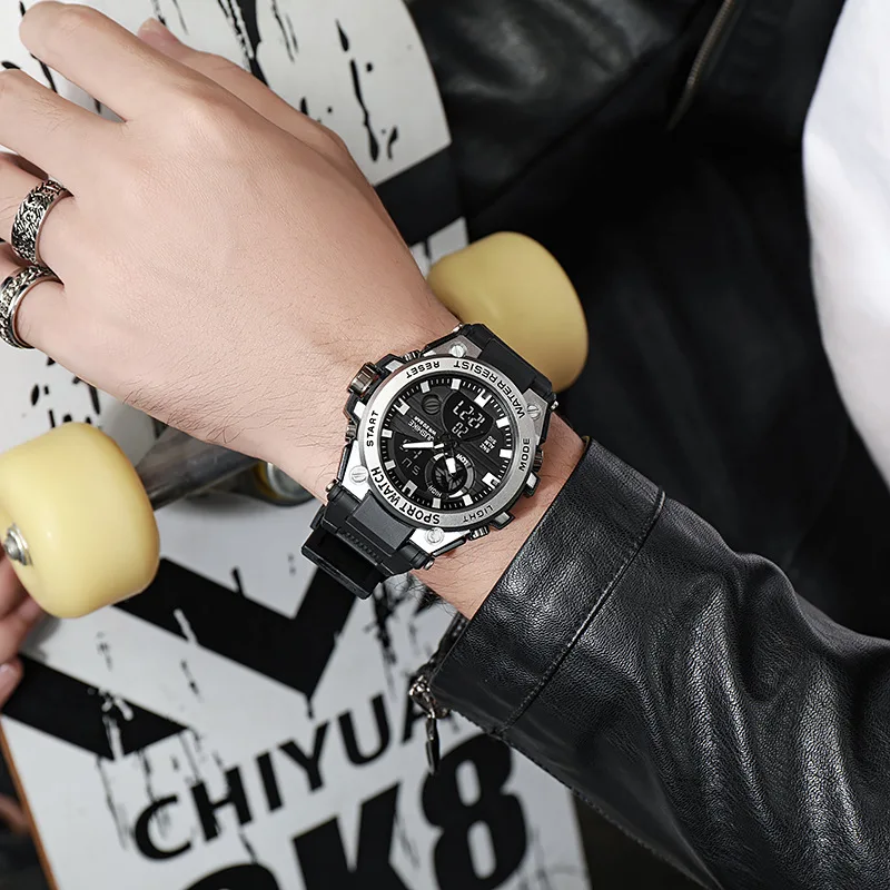 ساعة إلكترونية عصرية جديدة لعام 2025 للمراهقين كورية متعددة الوظائف رياضية خارجية مضيئة للطلاب كوارتز عرض مزدوج