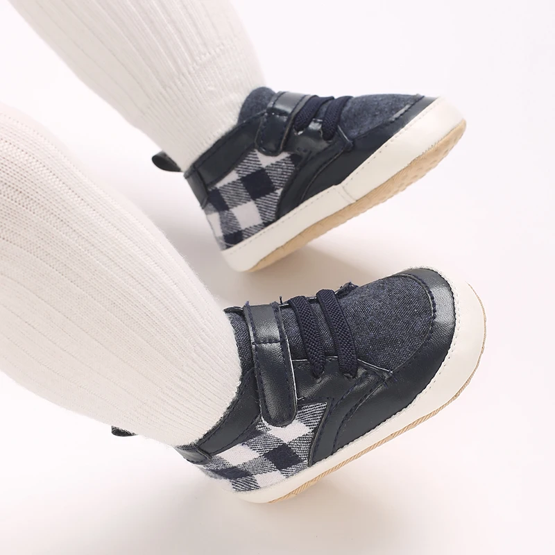 Модная классическая детская прогулочная обувь в шахматном порядке, весенне-осенняя противоскользящая спортивная обувь для новорожденных на мягкой подошве