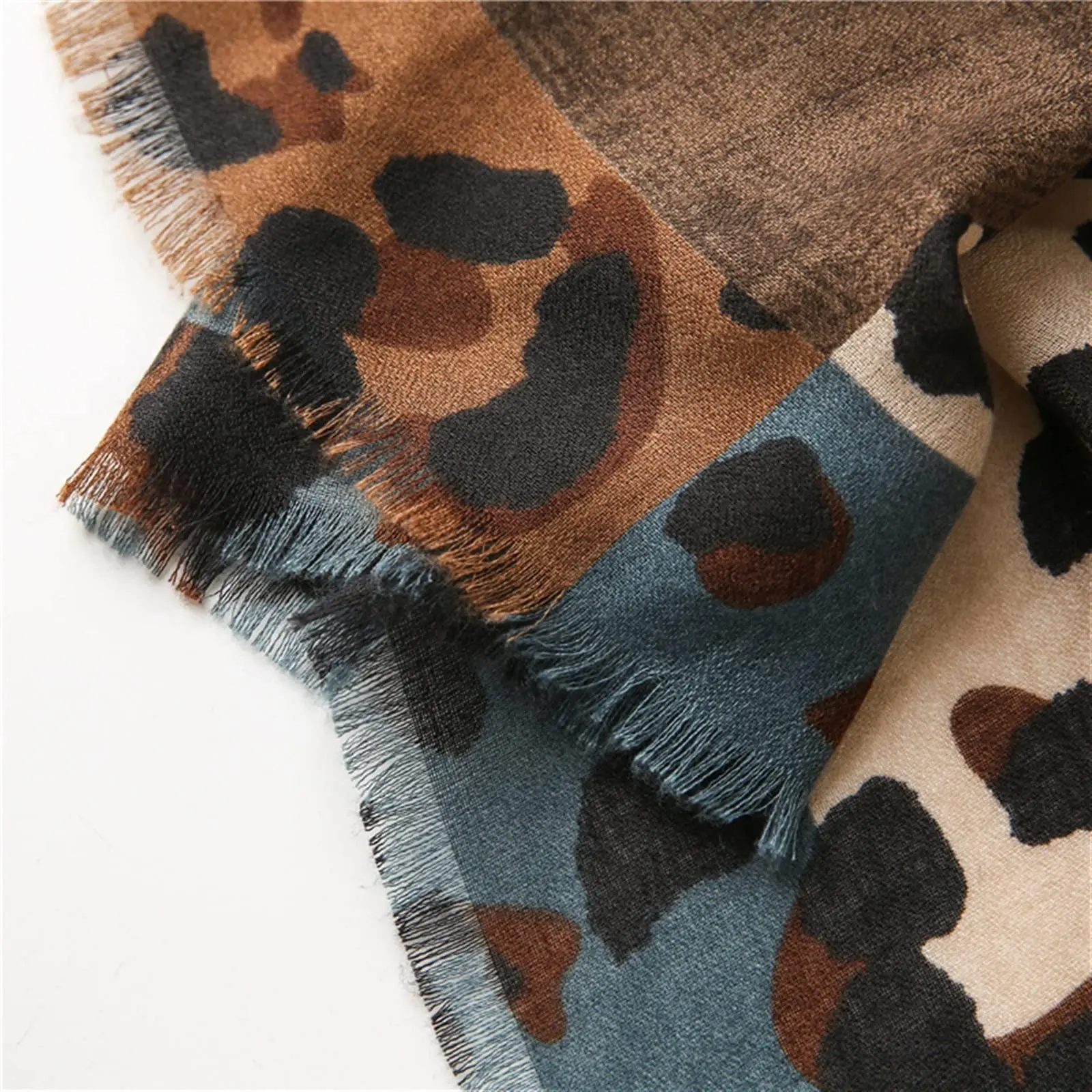 Spring Designer unique luxury brown ladies wild leopard scarf female long scarf shawl thin brown fashionable scarf long shawl