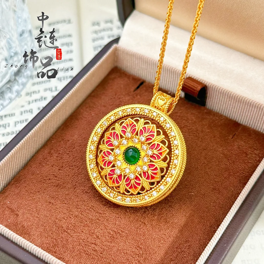Inlaid diamond spinning flowery compass pendant enamel flowery compass 9999gold