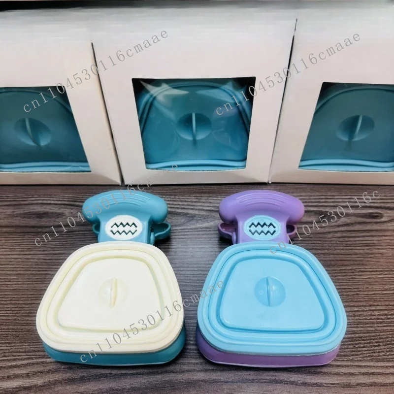 Dog walking toilet, toilet holder, poop shovel, dog poop, contactless toilet, pet products, new products.
