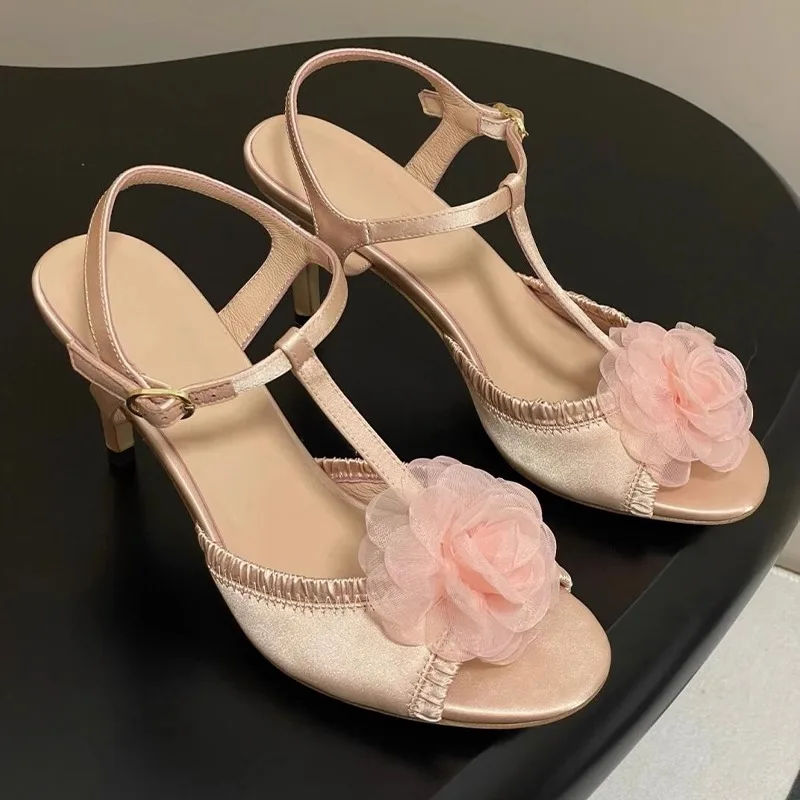 

Black Leather Lace Flowers High Heels Wedding Shoes T-Strap Sandalias Femininas Open-Toe Sandals Mesh Satin Buckle Women's Shoes