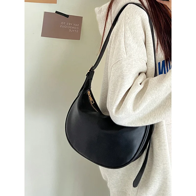 

Extremely Simple Style, High-End Texture, Niche Design Bag, 2025 New Fashionable and Casual Shoulder Bag, Crossbody Bag, Versati