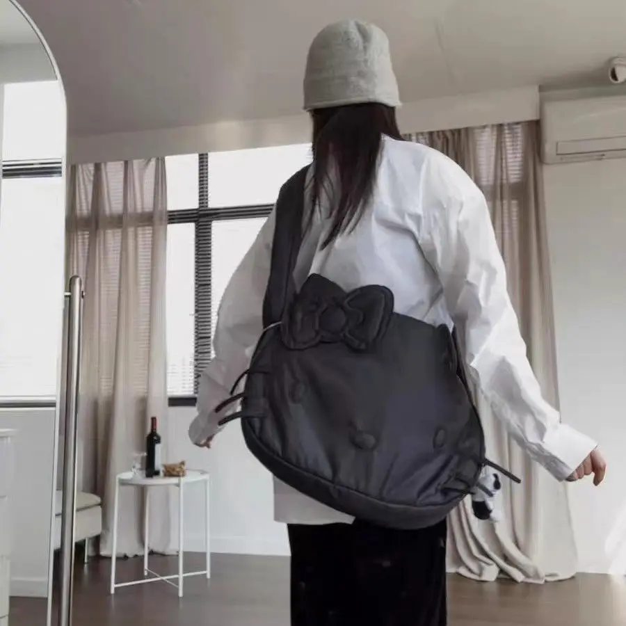 

Черная сумка через плечо Sanrio Hello Kitty, нейлоновая сумка Kawaii с красным бантом, милая мультяшная стильная легкая сумка большой вместимости