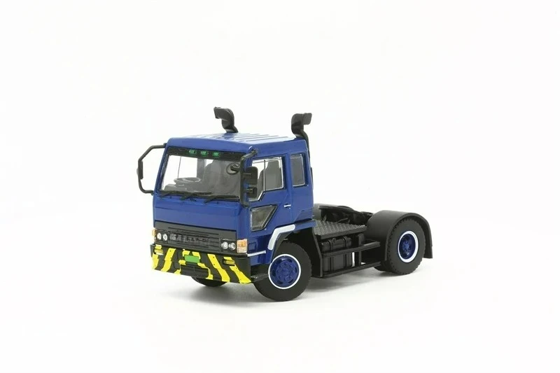 

Model 1 x DBGT 1:64 Tractor Fuso Diecast Model Car