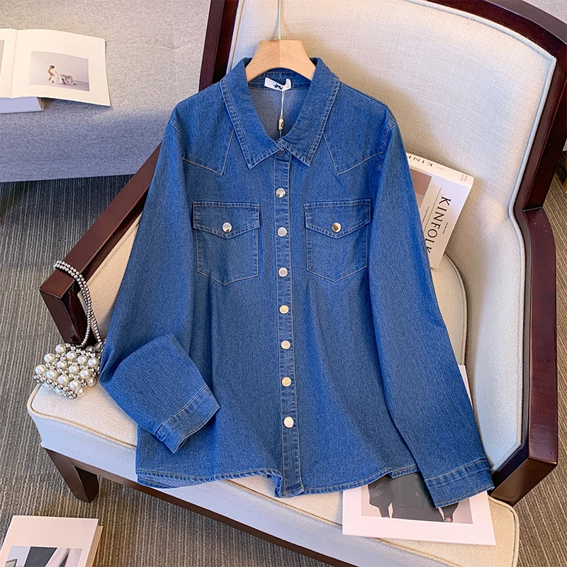 Plus size women's spring casual jacket blue wash denim jacket double pockets commuter work jacket classic style loose