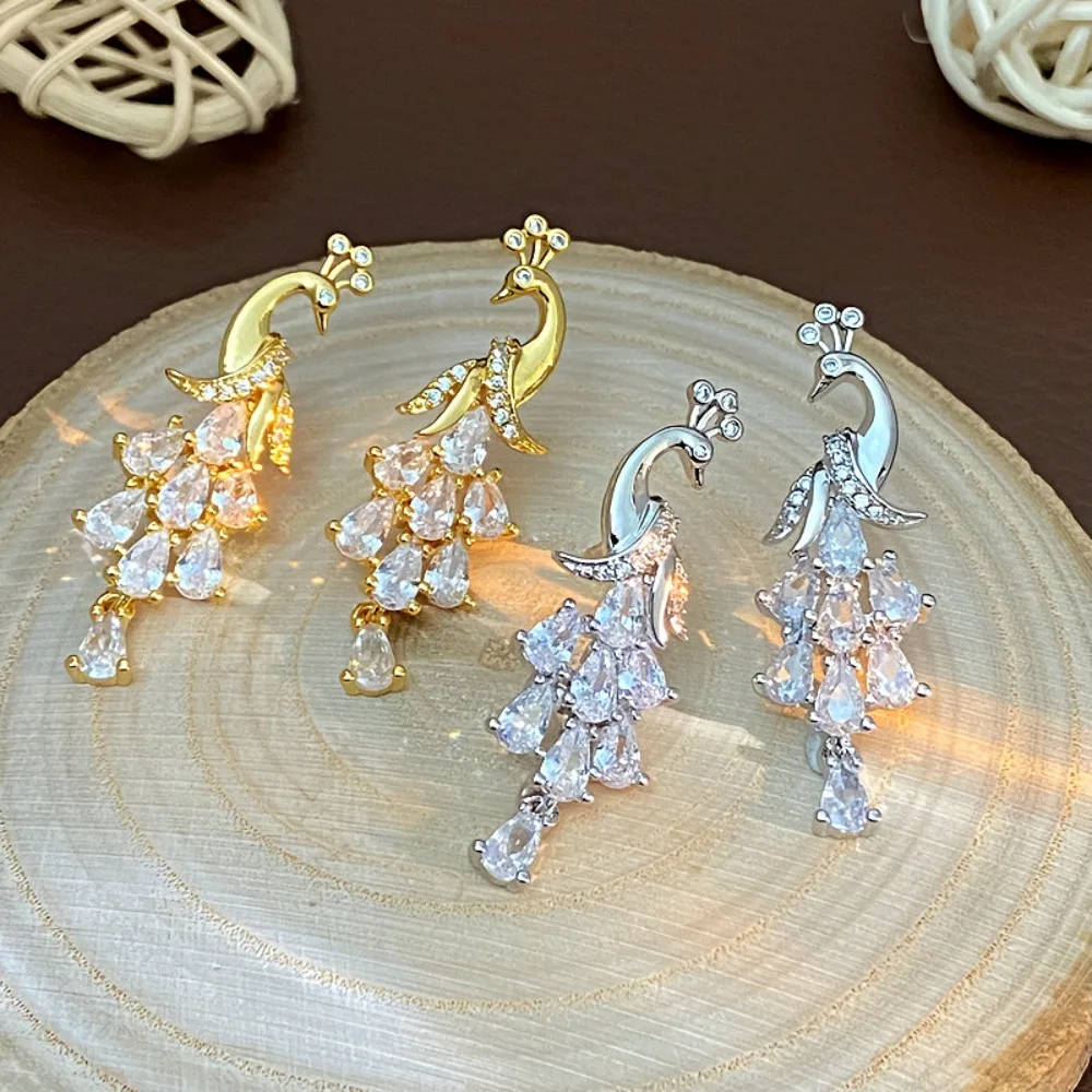 

Light Luxury High-end Tassel Peacock Earrings Fashionable and Elegant Feminine Temperament Personalized Earrings