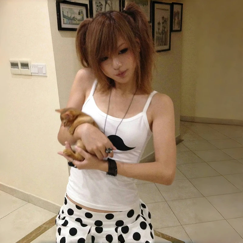 Karrram Japoński Y2k Nadruk Brody Tank Top Trashy Styl 2000 Białe Camisole Vintage Harajuku Cami Tops Amerykański Retro Crop Top