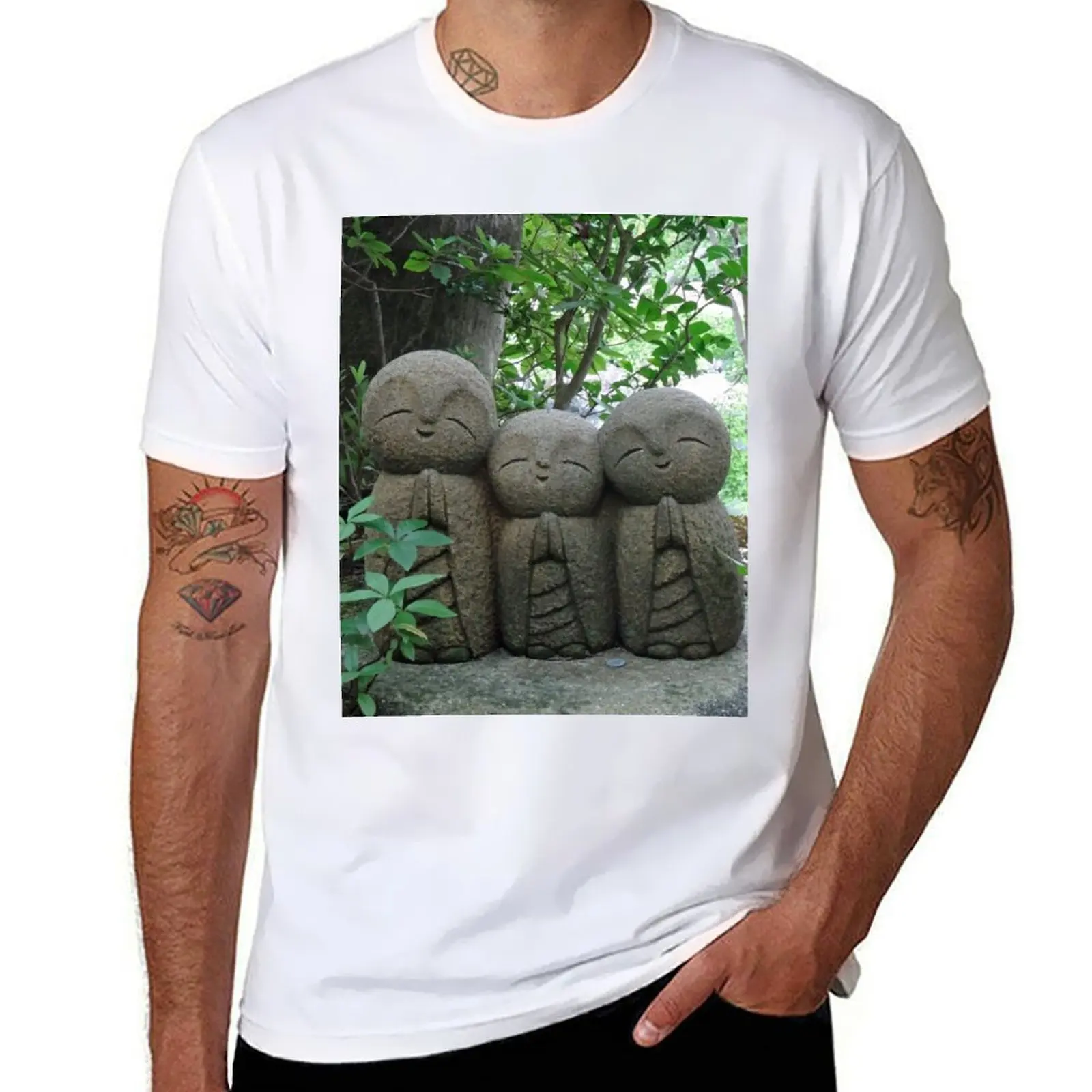 Фото Футболка с принтом One Jizo in two a Japan garden three, праздничная, для активного отдыха