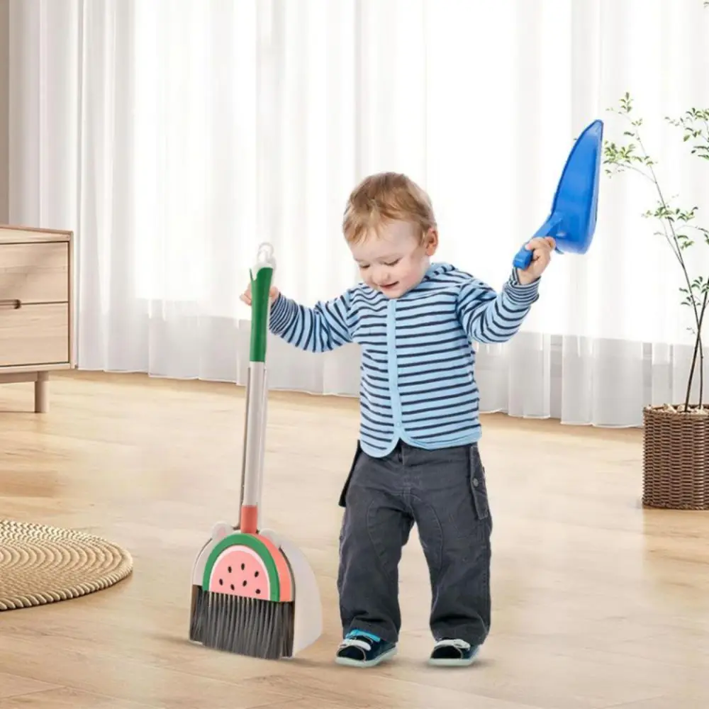 Divertente Set Paletta e Scopa Retrattile in Plastica a Tema Cartone Animato per Bambini (Anguria e Limone) per Età 3-8 Anni